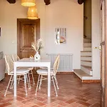 Апартаменты Nel Cuore Della Toscana Con Piscina *